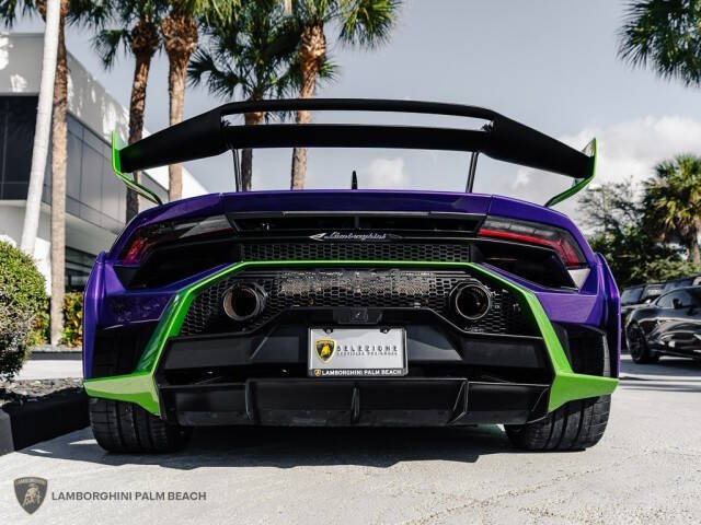 2024 Lamborghini Huracan STO