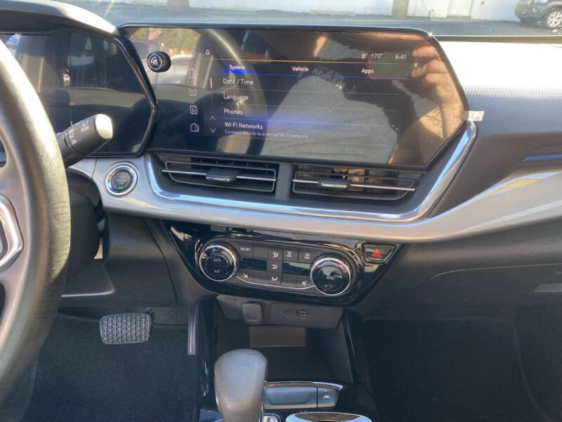2024 Chevrolet Trax LT