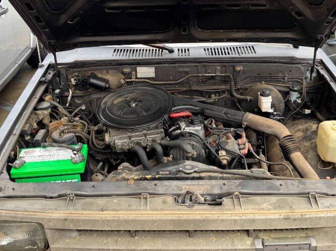 1988 Mazda B2200