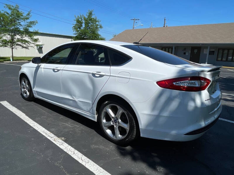 2015 Ford Fusion SE