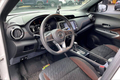 2021 Nissan Kicks SR