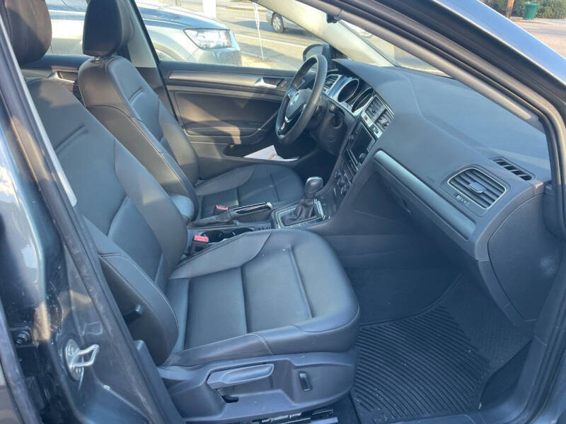 2020 Volkswagen Golf TSI