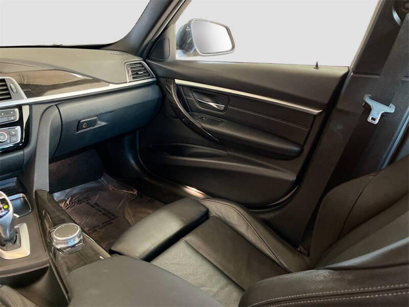 2018 BMW 3 Series 330i xDrive