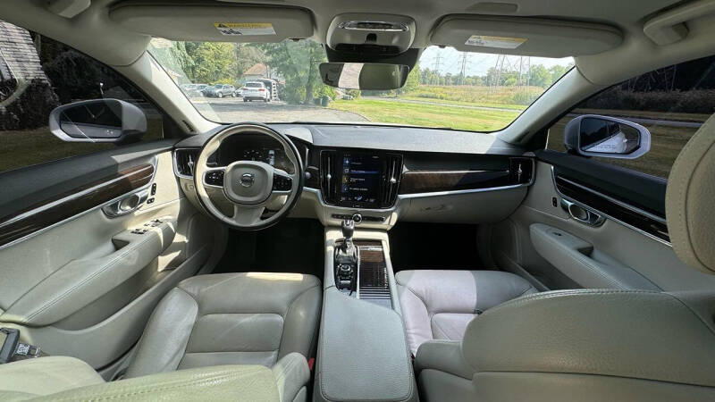 2018 Volvo S90 T5 Momentum