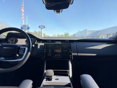 2024 Land Rover Range Rover P400 SE LWB