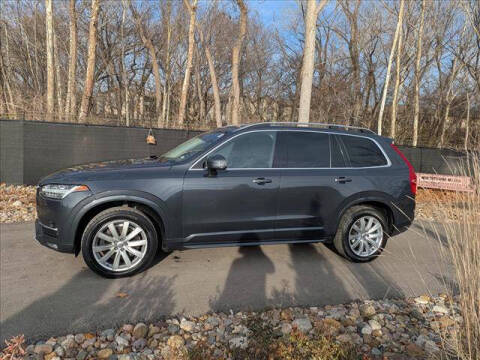 2016 Volvo XC90 T6 Momentum