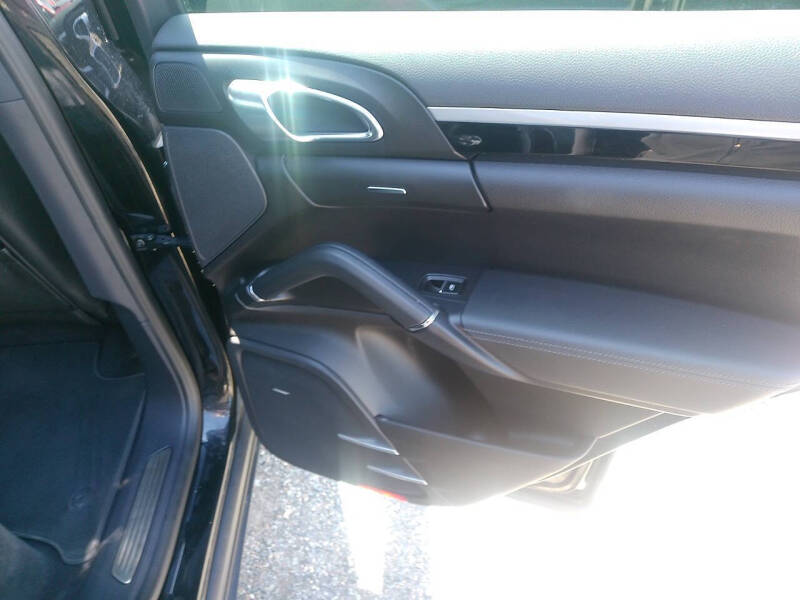 2014 Porsche Cayenne Platinum