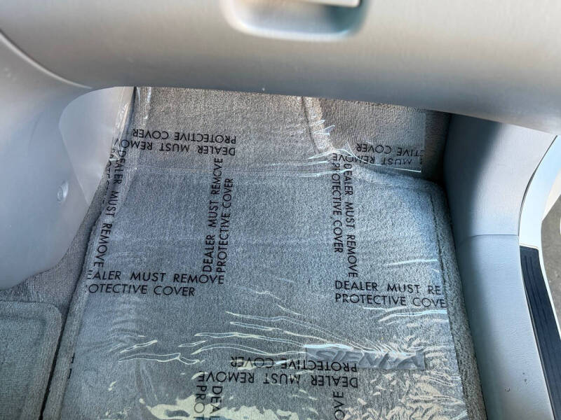 2005 Toyota Sienna LE 7 Passenger