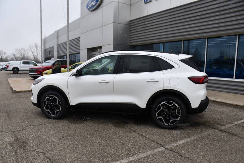 2026 Ford Escape Hybrid Platinum