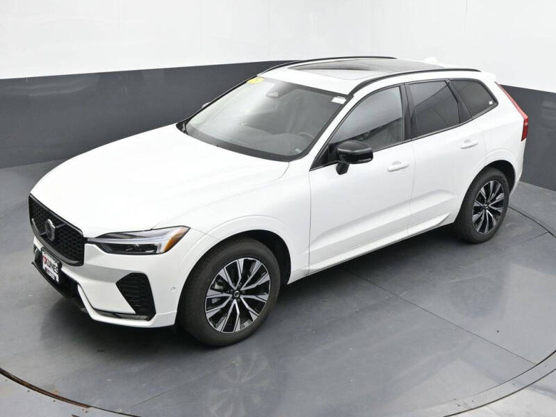2025 Volvo XC60 B5 Plus Dark Theme