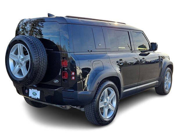 2020 Land Rover Defender 110 SE