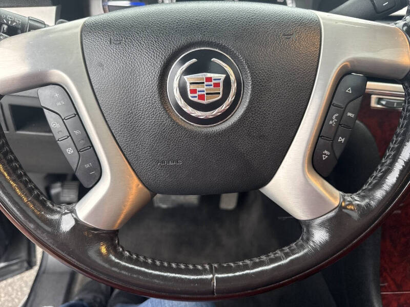 2011 Cadillac Escalade Luxury