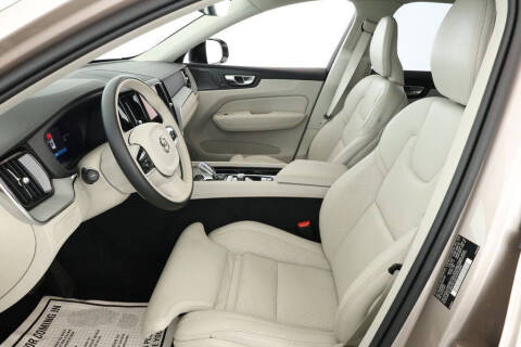 2025 Volvo XC60 T8 Ultra Dark Theme