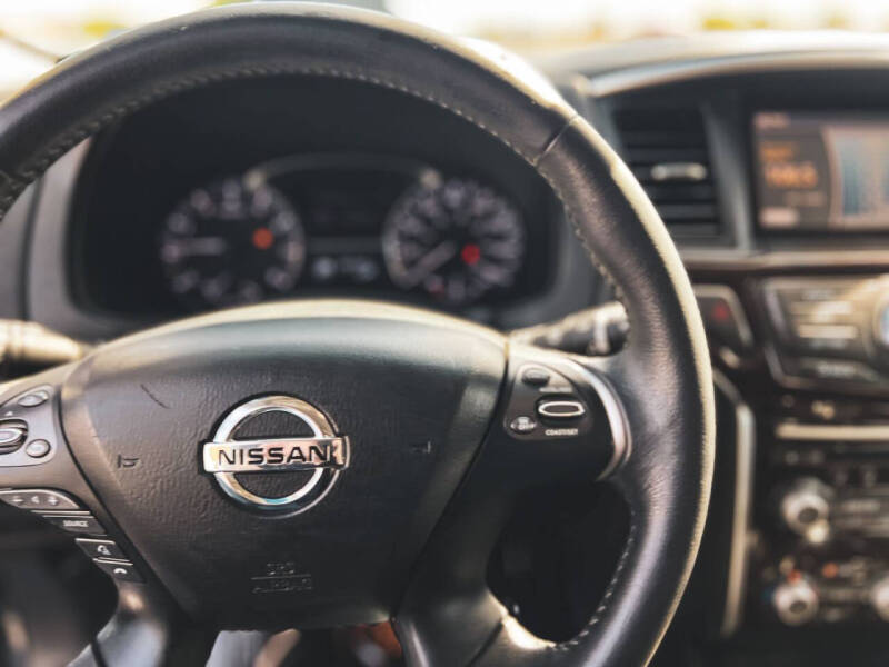 2014 Nissan Pathfinder SL
