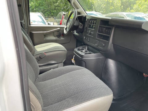 2023 Chevrolet Express 2500