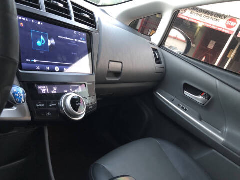 2012 Toyota Prius v Five