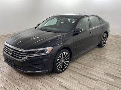 2022 Volkswagen Passat for sale at TRAVERS GMT AUTO SALES - Autos para ti in Florissant MO