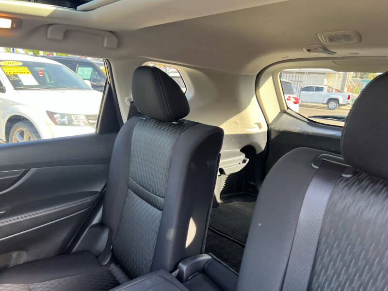 2020 Nissan Rogue SV