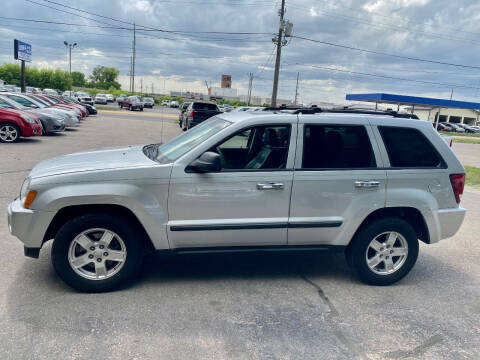 2007 Jeep Grand Cherokee for sale at Iowa Auto Sales, Inc in Sioux City IA