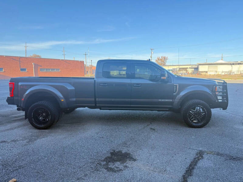 2019 Ford F-450 Super Duty Lariat