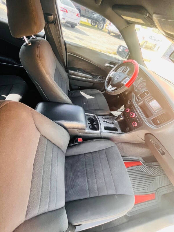 2013 Dodge Charger SE