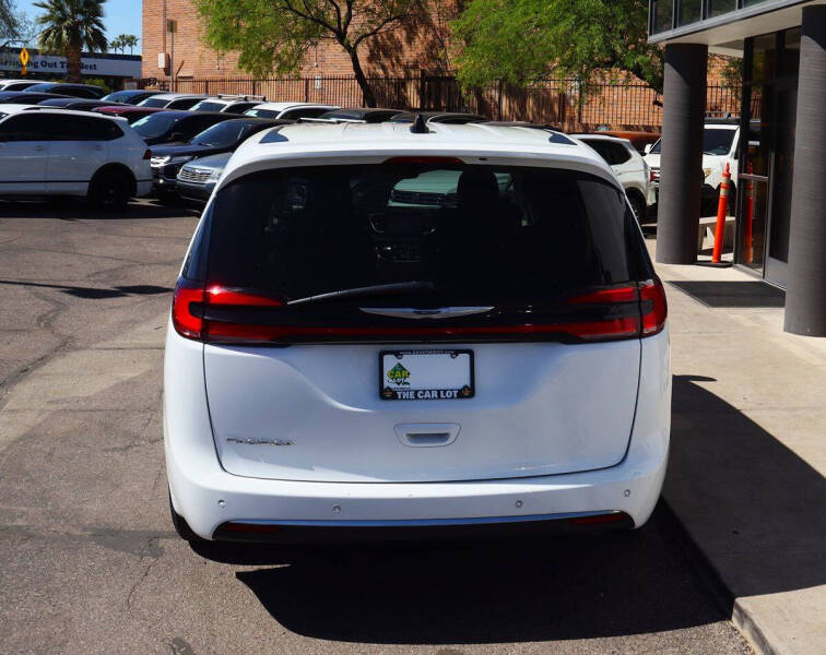 2024 Chrysler Pacifica Touring L