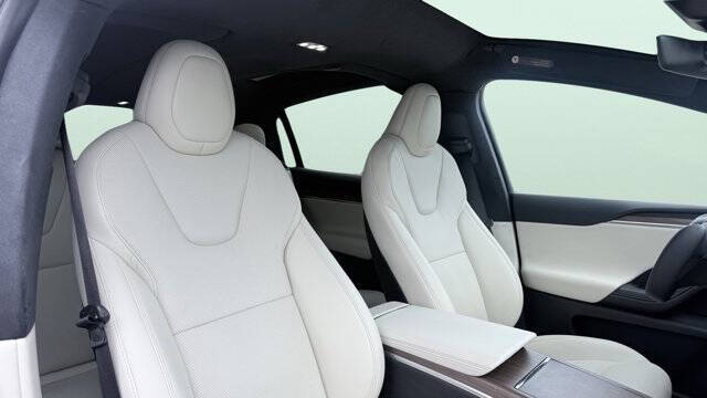 2023 Tesla Model X Standard Range