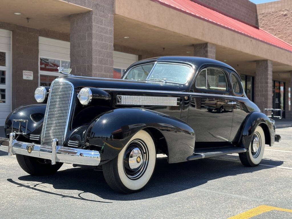 1937 Cadillac Series 60 Opera Coupe 3