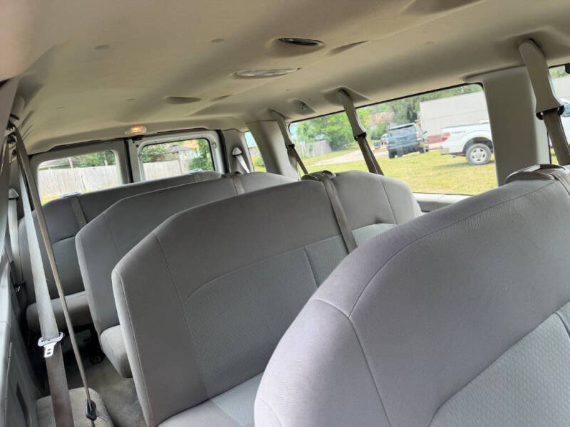 2013 Ford E-Series E-350 SD XLT