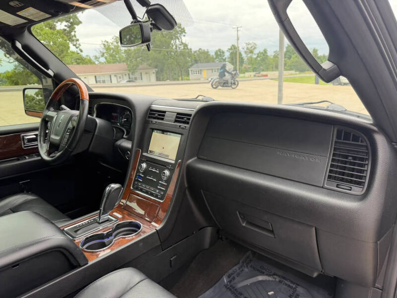 2016 Lincoln Navigator Select