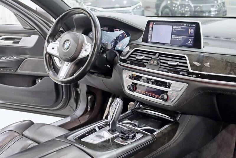 2022 BMW 7 Series 750i xDrive