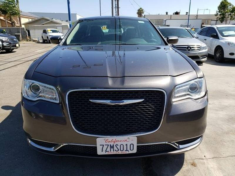 2017 Chrysler 300 Limited