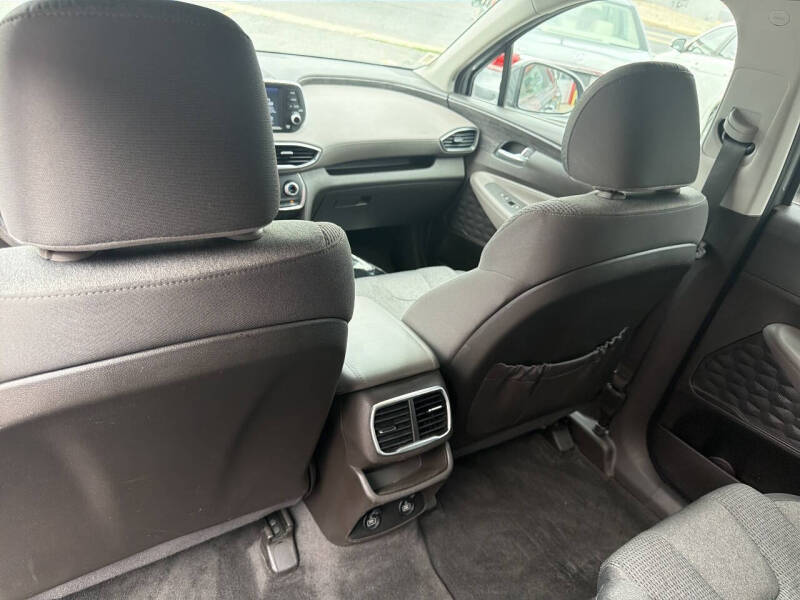 2019 Hyundai Santa Fe SE 2.4L