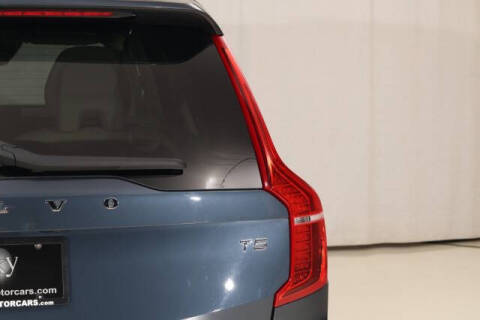 2022 Volvo XC90 T5 Momentum