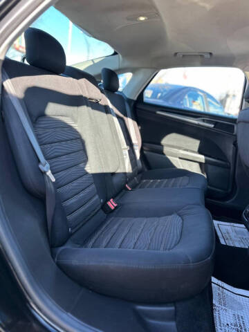 2016 Ford Fusion SE
