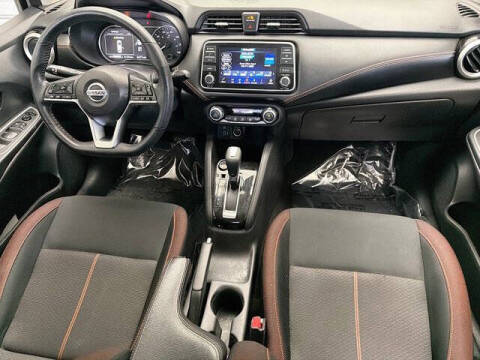 2022 Nissan Versa SR