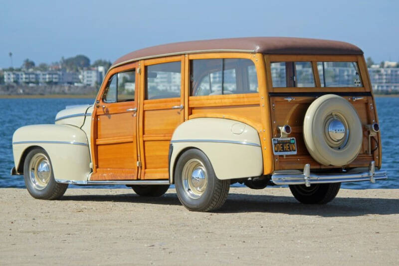 1948 Ford Super Deluxe