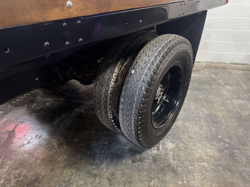 1947 Ford 1 TON FLAT BED 21