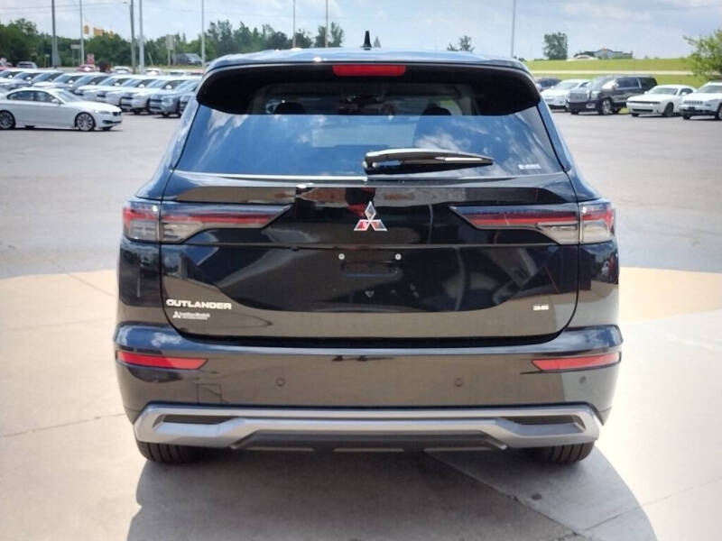 2025 Mitsubishi Outlander SE