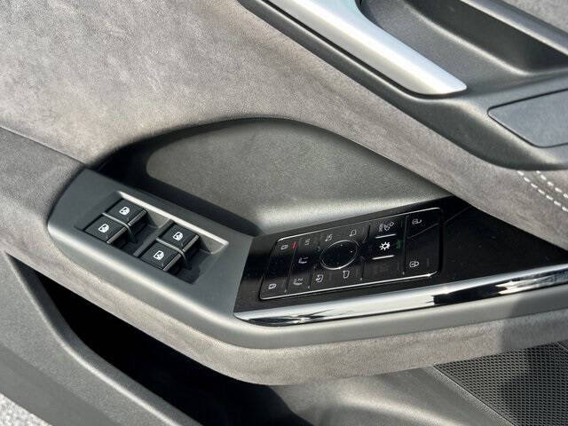 2025 Audi SQ6 e-tron quattro Prestige