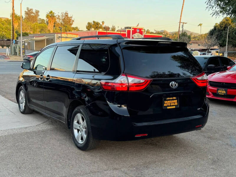 2017 Toyota Sienna