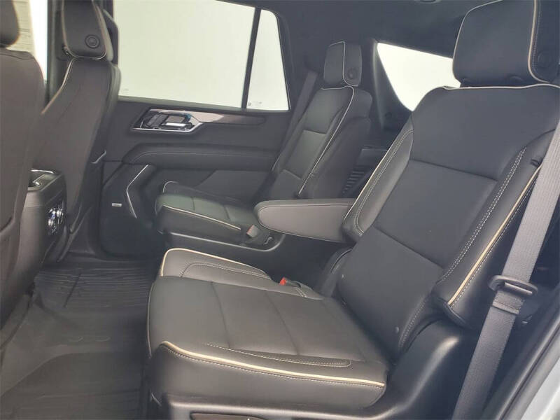 2025 GMC Yukon Elevation