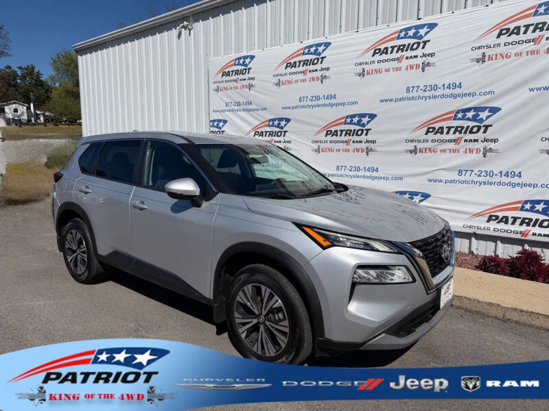 2022 Nissan Rogue SV's photo