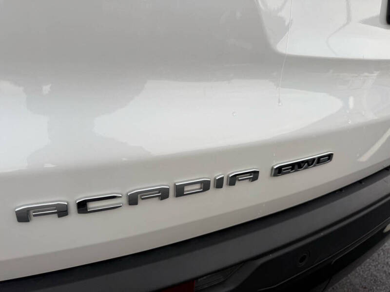 2024 GMC Acadia AT4