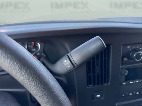 2025 Chevrolet Express LT 3500