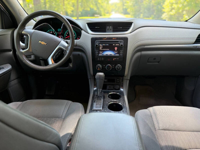 2017 Chevrolet Traverse LT