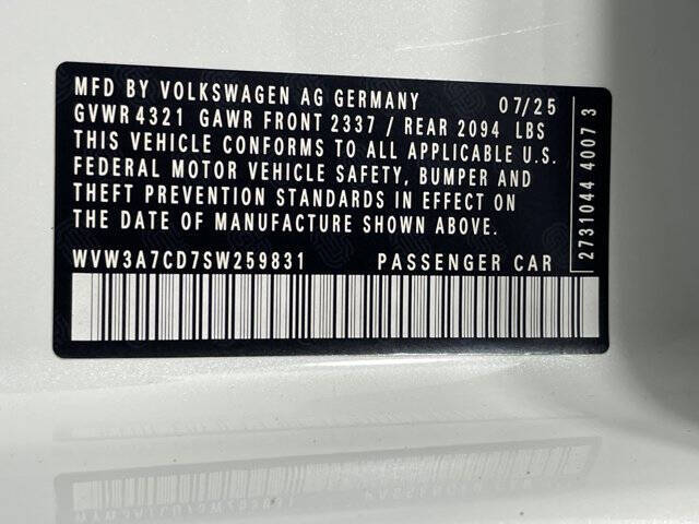 2025 Volkswagen Golf GTI SE