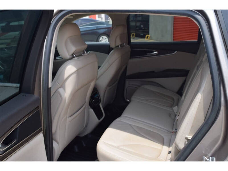 2019 Lincoln Nautilus Select