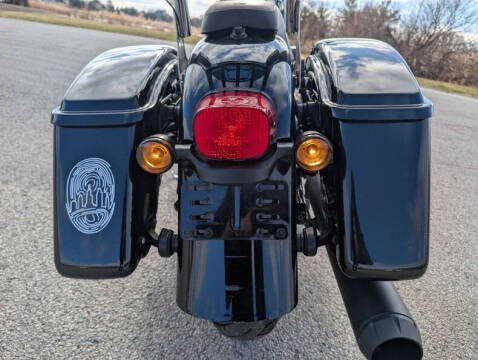 2016 Harley-Davidson FLD Switchback