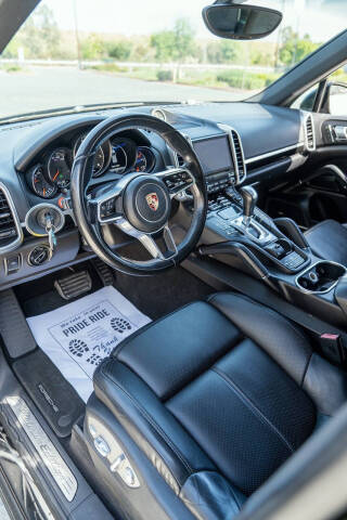2017 Porsche Cayenne Platinum Edition